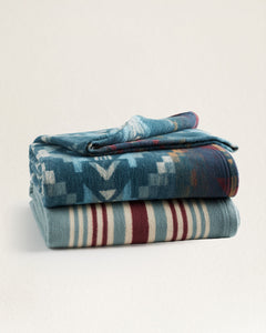 Pendleton Carico Lake/Stripe Organic Cotton Throw Gift Pack